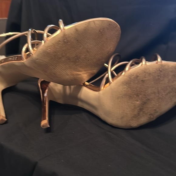 Steve Madden Gold Heels - Picture 6 of 9